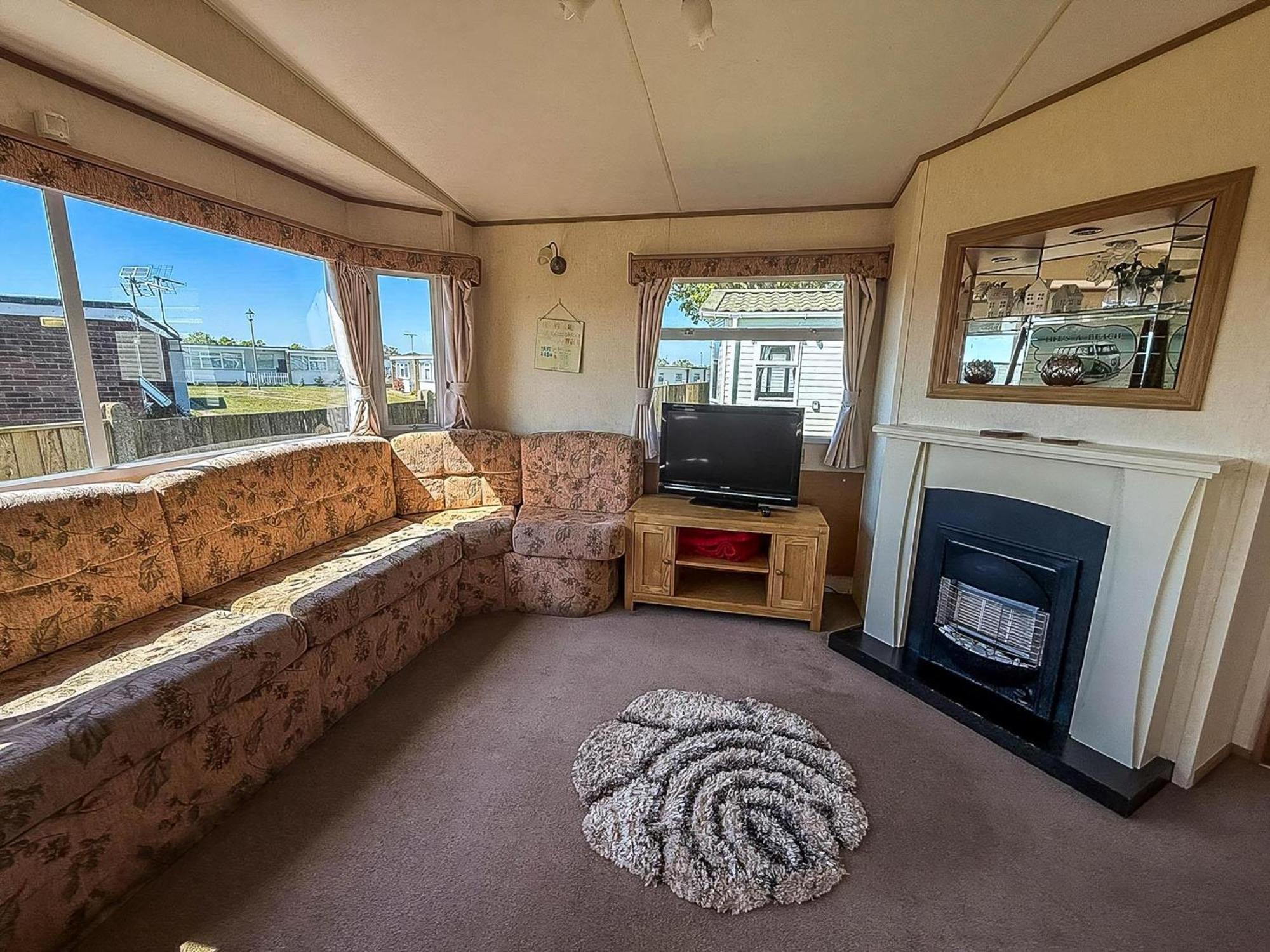 Caravan By The Sea At California Cliffs Holiday Park In Norfolk Ref 50014B Great Yarmouth Exterior photo